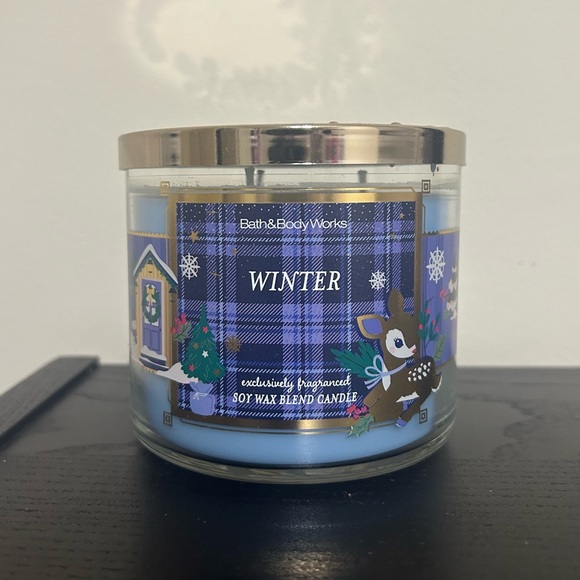 Bath & Body Works Winter 3 Wick Candle - Picture 2 of 3